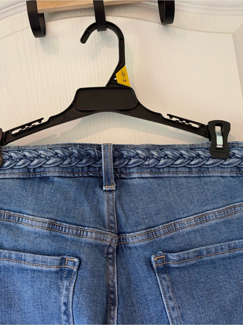 Old Navy Straight Leg Jeans in Medium Blue - Picture 3 of 3